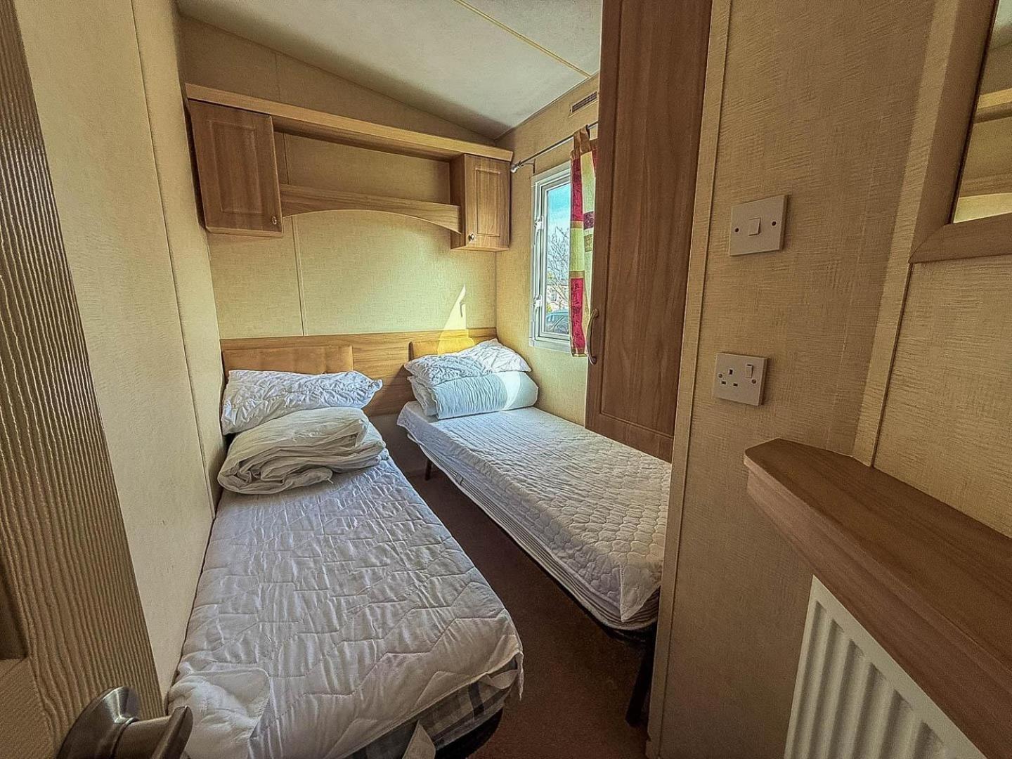 Spacious 8 Berth Caravan At Southview Holiday Park Near Skegness Ref 33018Ml Zewnętrze zdjęcie