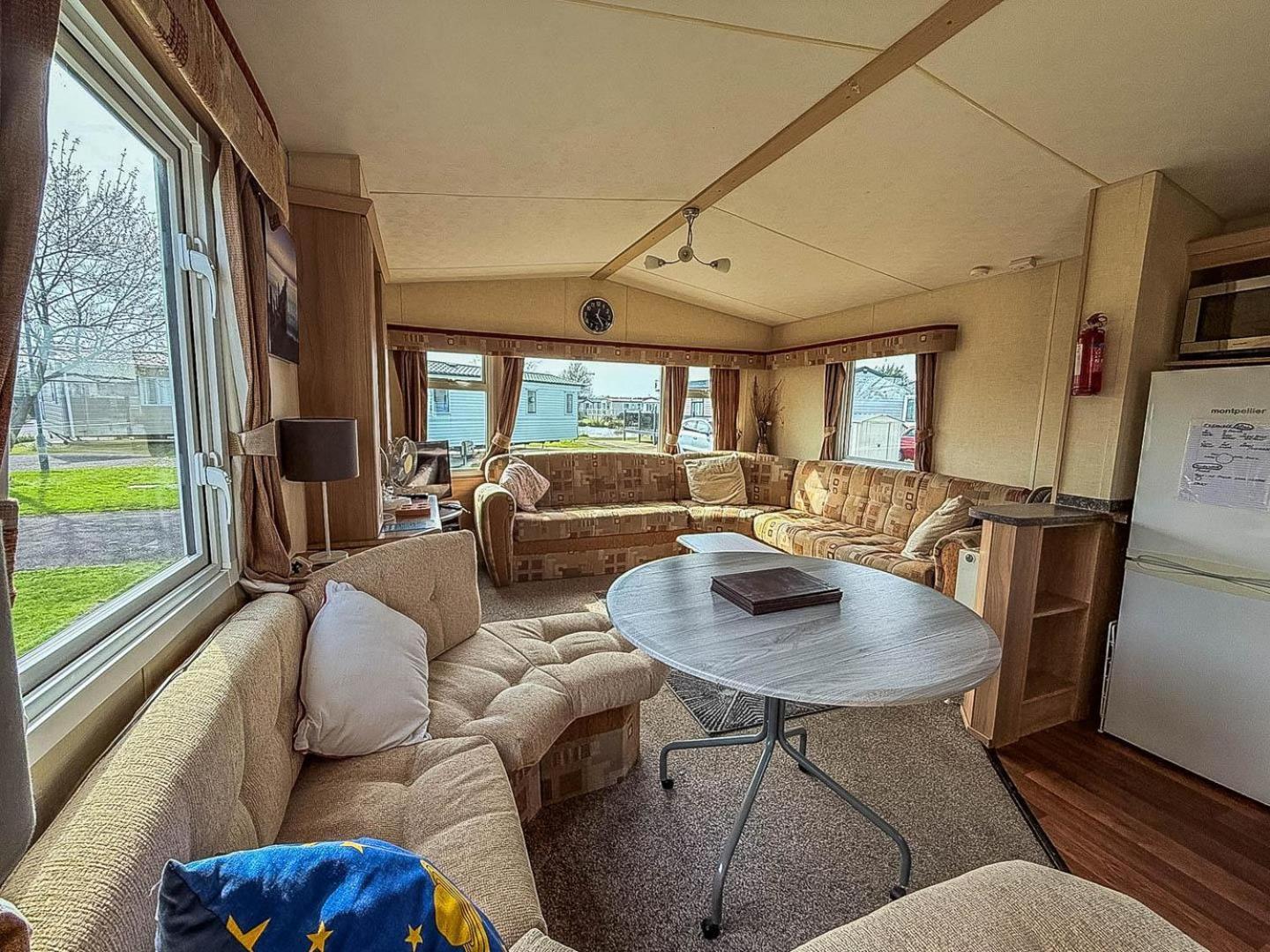 Spacious 8 Berth Caravan At Southview Holiday Park Near Skegness Ref 33018Ml Zewnętrze zdjęcie